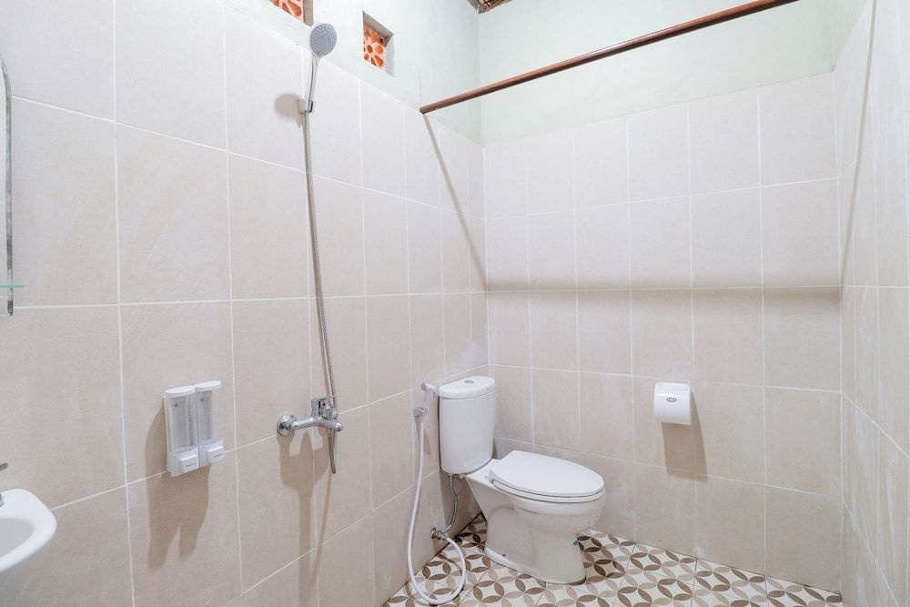 Nurudin House Standard Room, AC 5