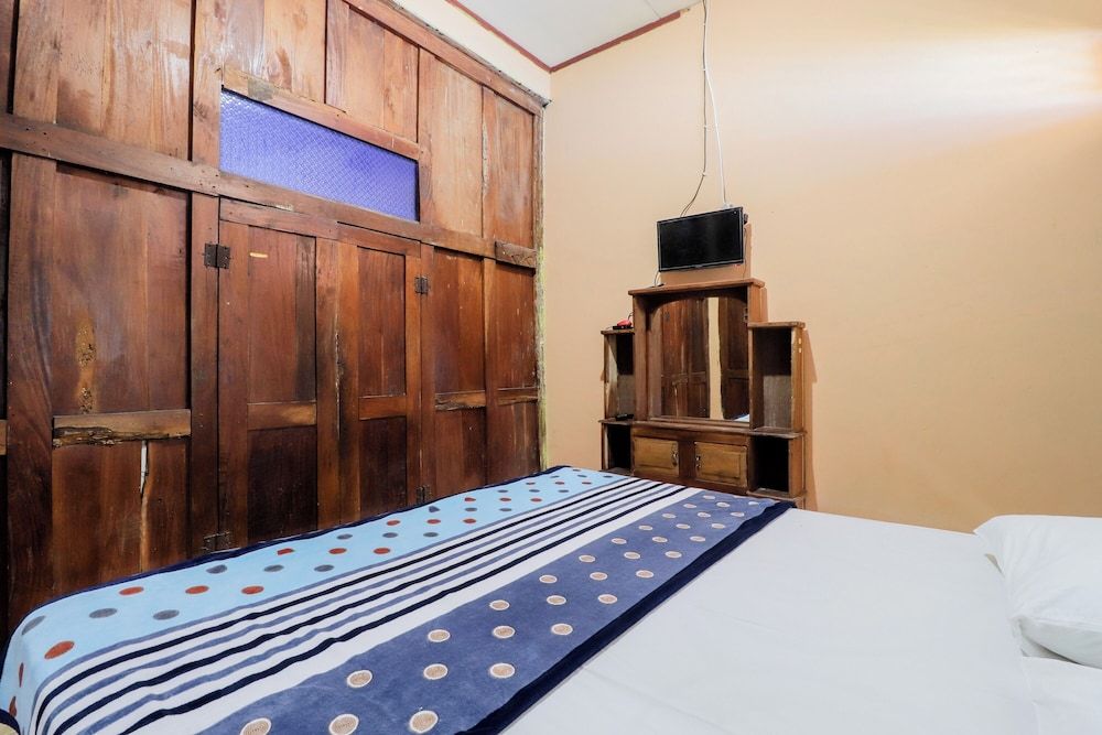 Nurudin House Family Suite with TV 2