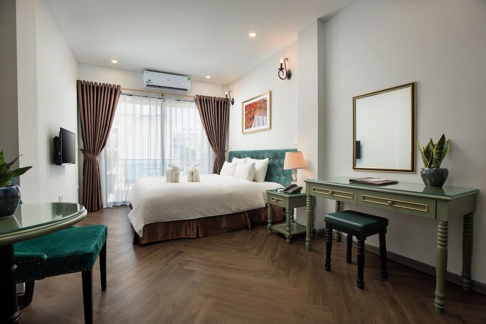 Junior Suite, Balcony, City View