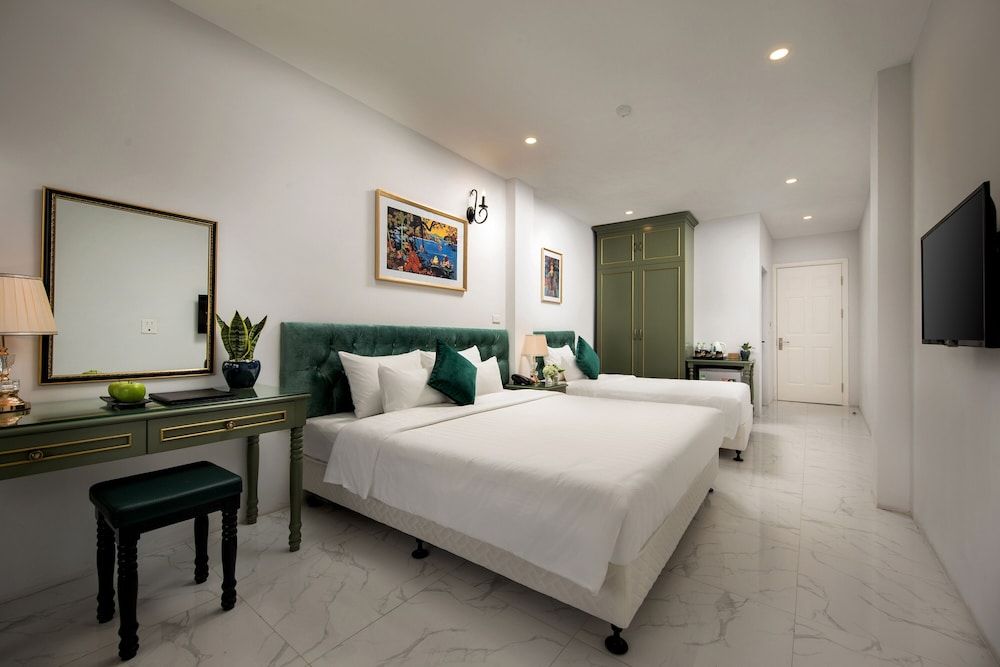 Family Suite, Balcony, City View