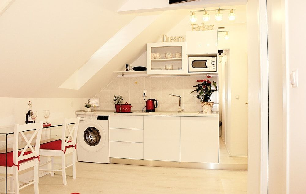 Melek Accommodations Comfort Studio 10