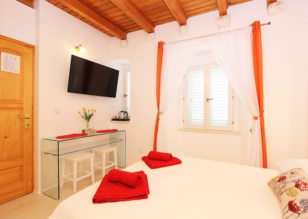 Melek Accommodations Basic Room, 1 Double Bed 12