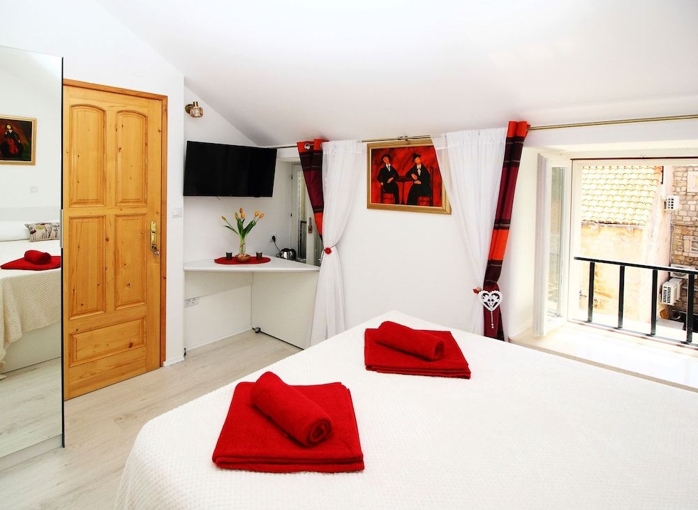 Melek Accommodations Basic Room, 1 Double Bed 6