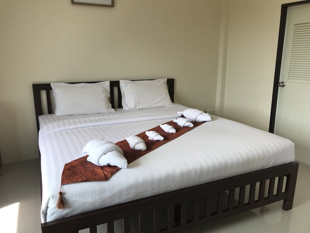 Donsak Ville Standard Double Room 4