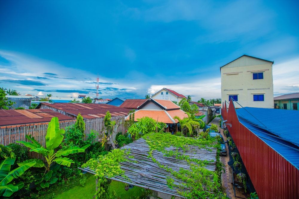 Moloppor Villa Deluxe Double Room, 1 King Bed, Pool View 8