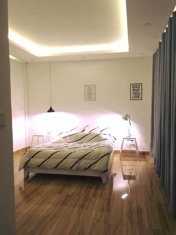 undefined Cat's Hostel 3