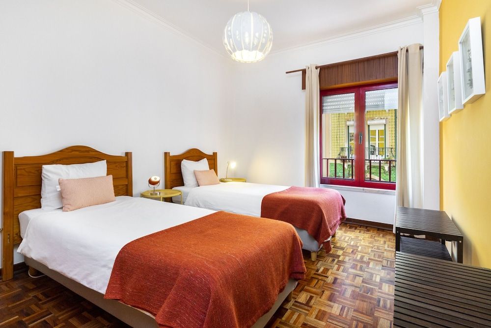 undefined Damasceno Large Apartment 8