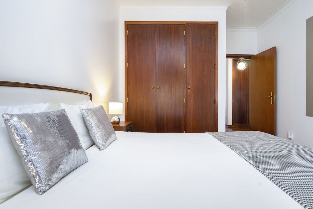 undefined Damasceno Large Apartment 5