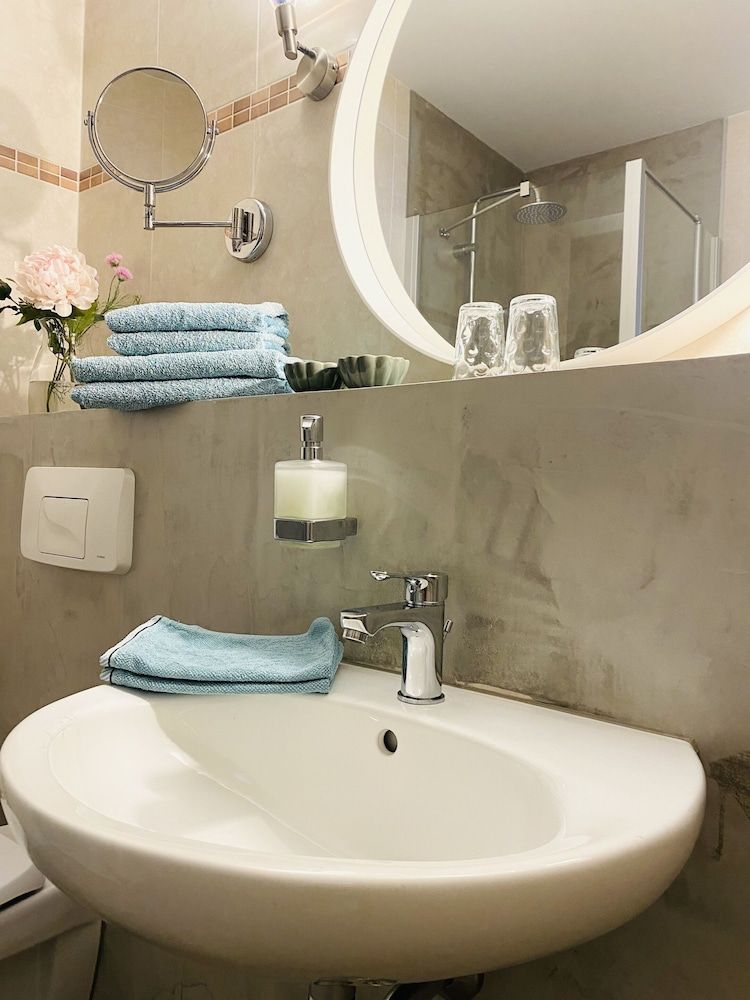 Pension22 Standard Double Room, Private Bathroom 7