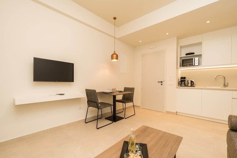 ANTEL Suites & Apartments Premium Suite, 1 Queen Bed with Sofa bed 5