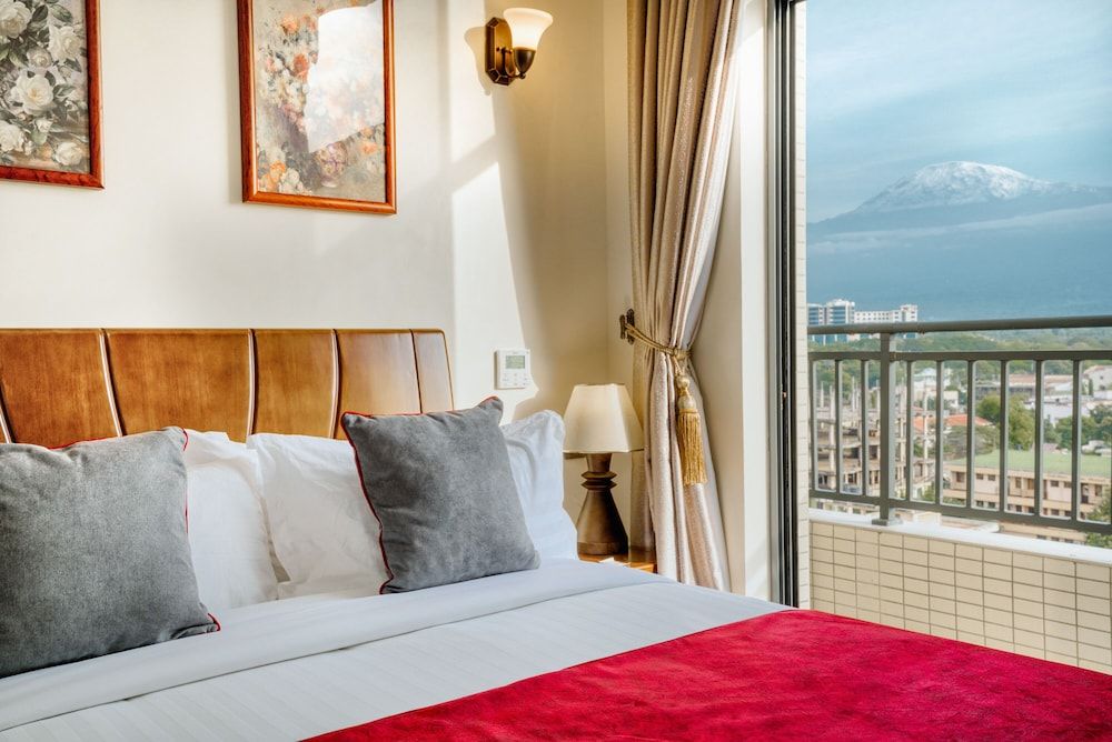 Kibo Palace Hotel Moshi Deluxe Double Room, Balcony, Mountain View 12