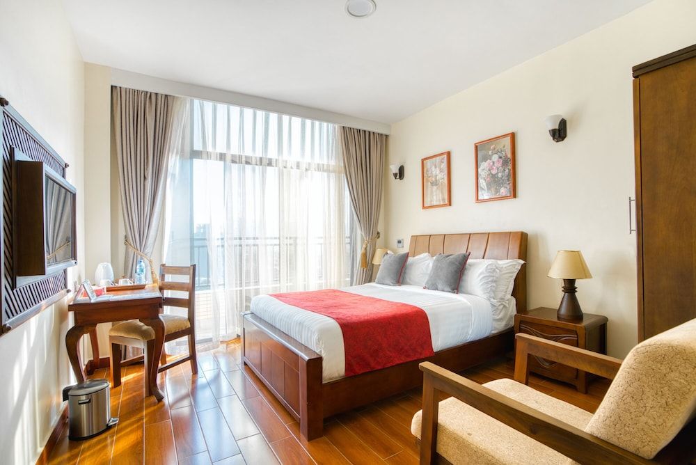 Kibo Palace Hotel Moshi Deluxe Double Room, Balcony, Mountain View 6