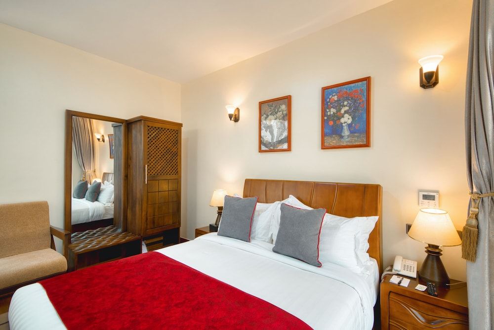 Kibo Palace Hotel Moshi Classic Room, 1 King Bed, Mountain View 3