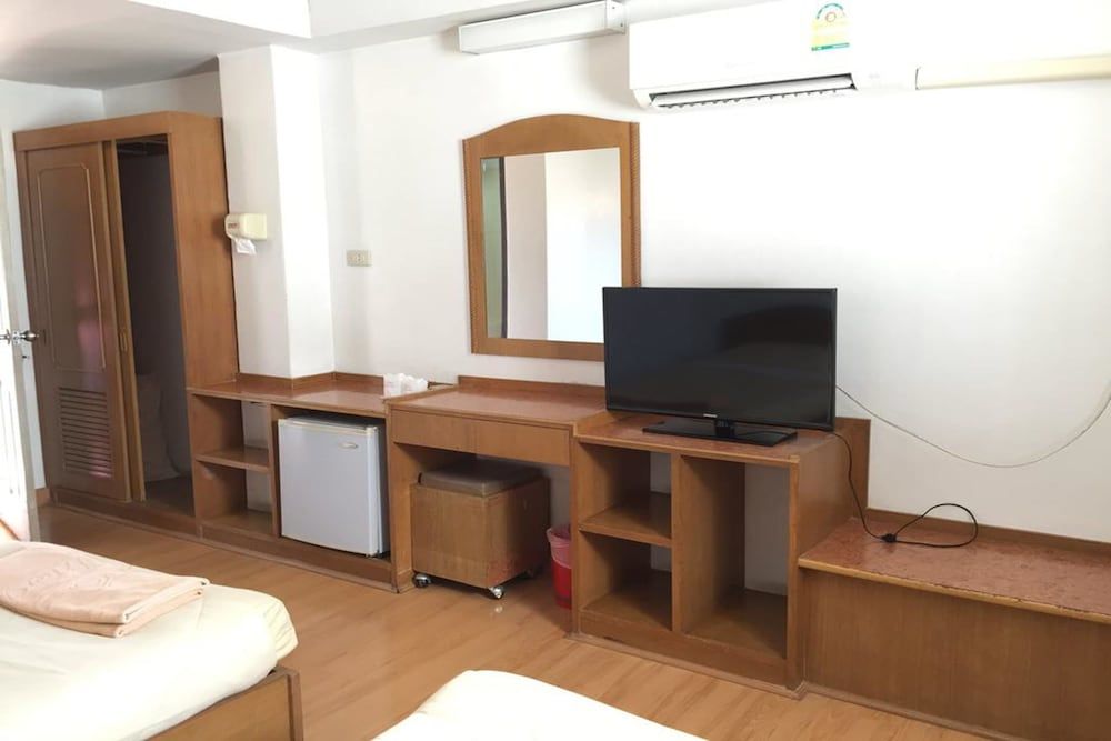 U-Thong Hotel Standard Twin Room 3