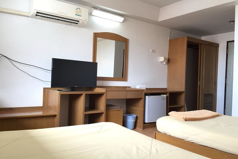 U-Thong Hotel Standard Twin Room