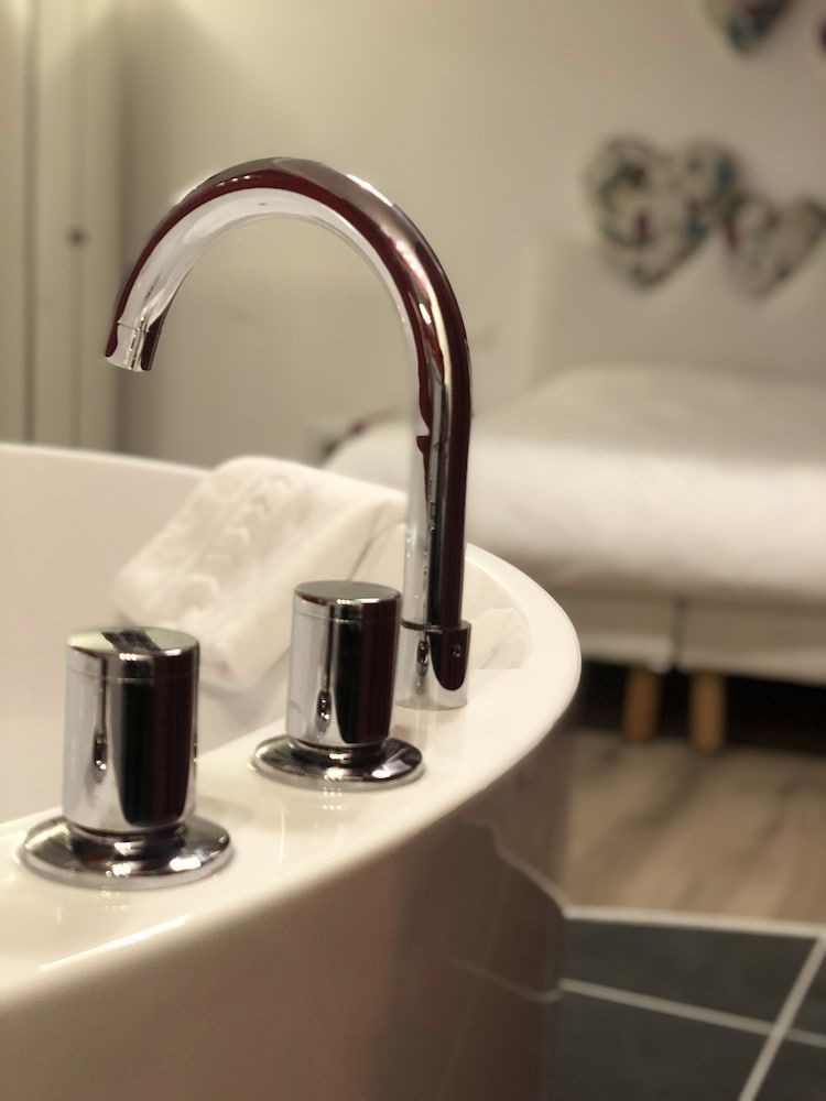 Pavillon Fani Honeymoon Suite, Ensuite, Canal View (Baignoire 2 Personnes) 2