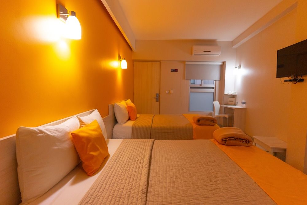 SC HOTEL Family Room