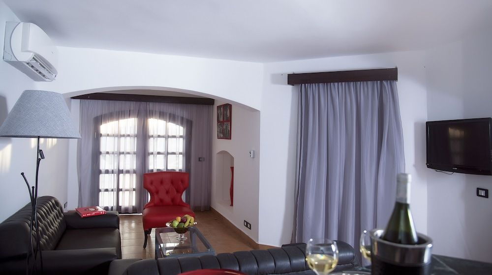 undefined SANAFIR HOTEL - El Pacha Suites 3
