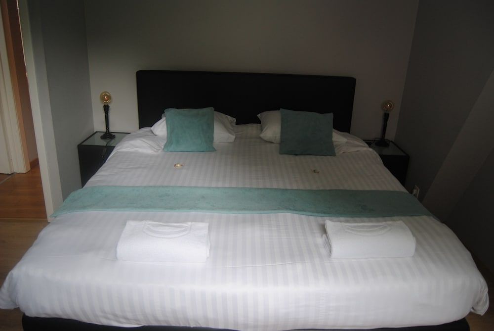 Suite, River View