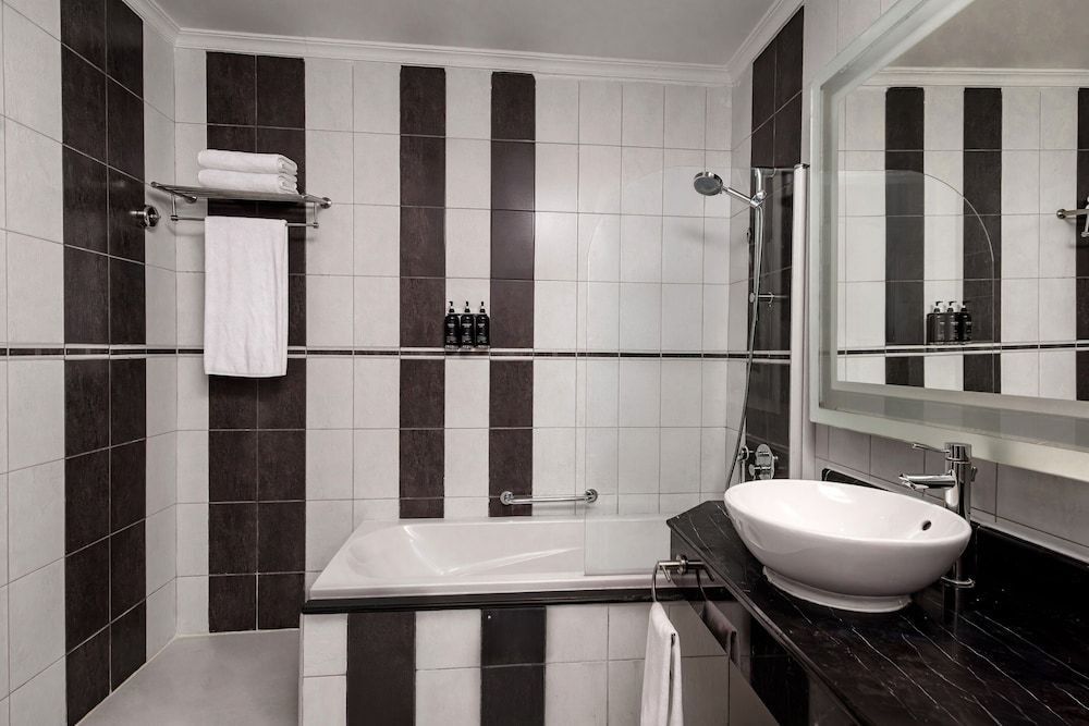 undefined Doha Central Plaza Hotel 3