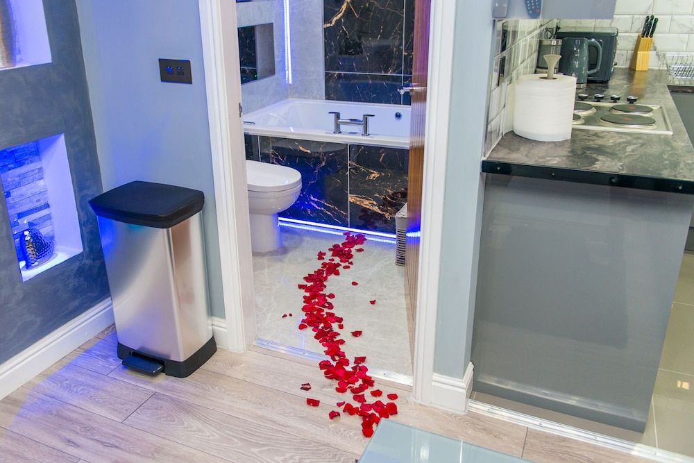 Sawrey Serviced Apartments Superior Suite, Ensuite 16