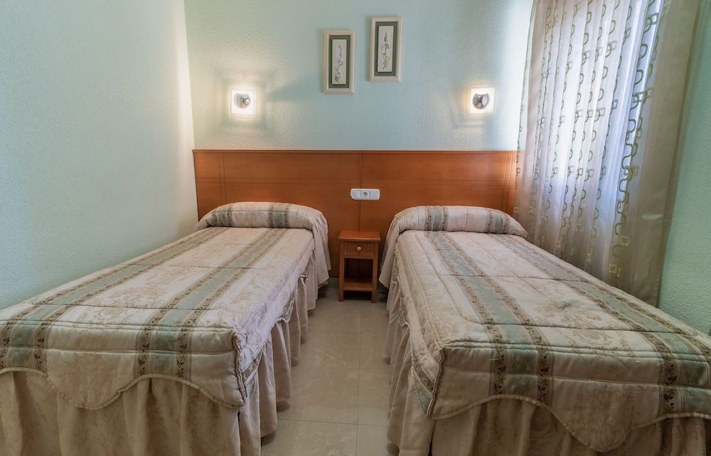 Twin Room, Private Bathroom