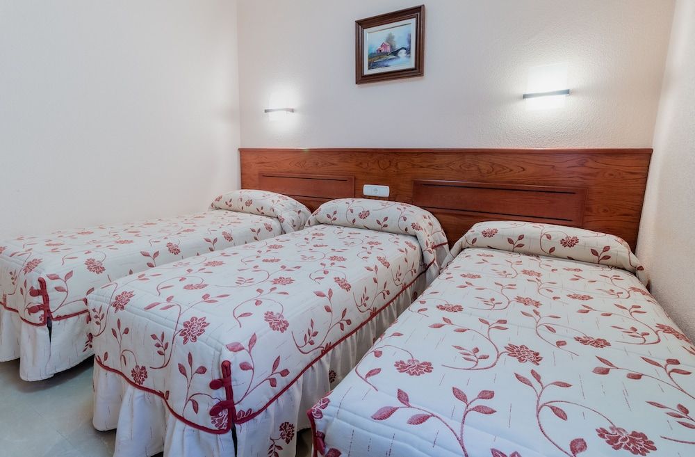 Twin Room, Shared Bathroom