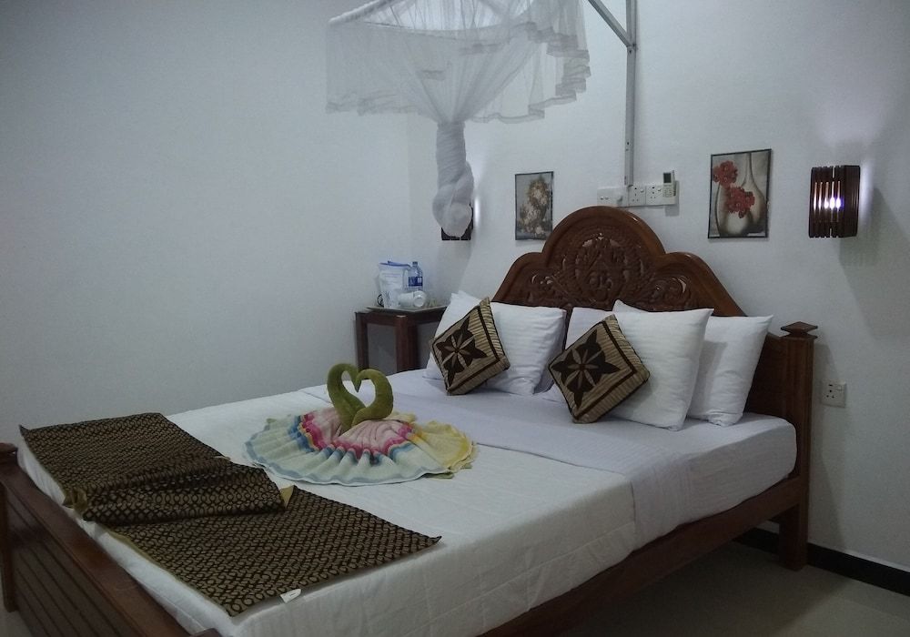 AWON Hotel Standard Double Room 4