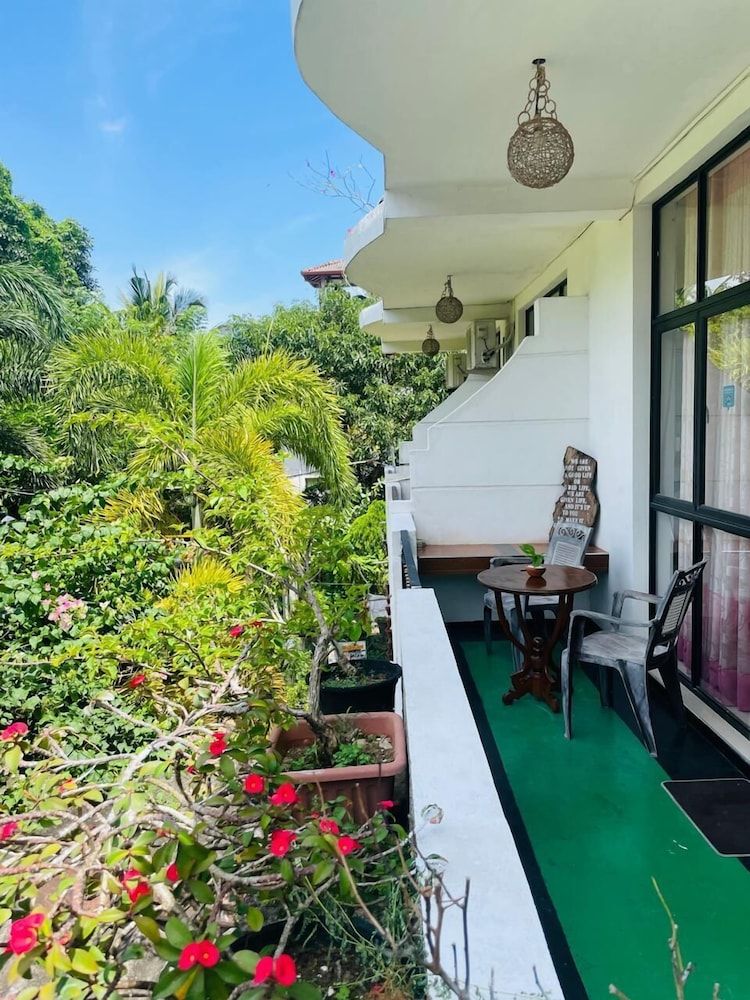 AWON Hotel Deluxe Double Room, 1 Bedroom, Non Smoking, Garden View 8