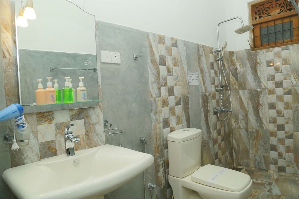 AWON Hotel Standard Double Room 6