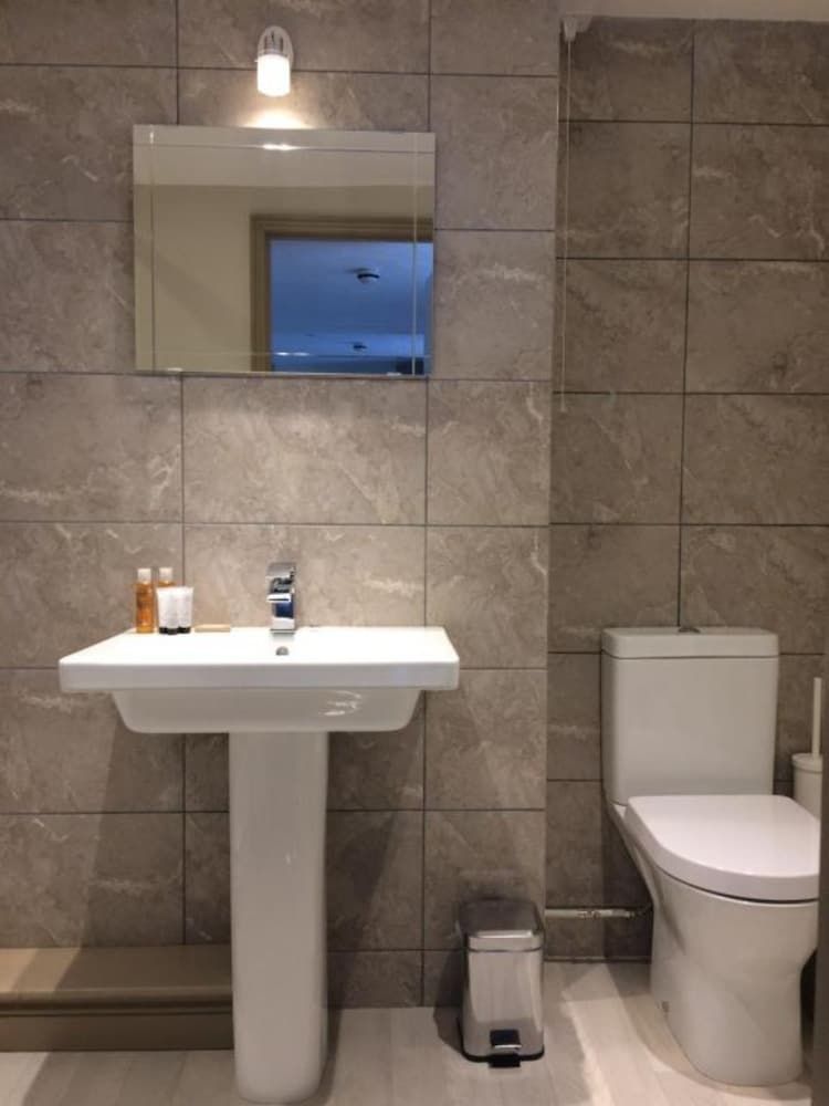 The Wheelhouse Deluxe Double Room, Private Bathroom 4