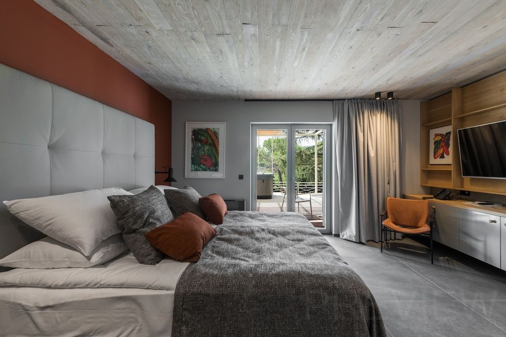 Junior Suite Superior with terrace and outdoor Hot-Tub