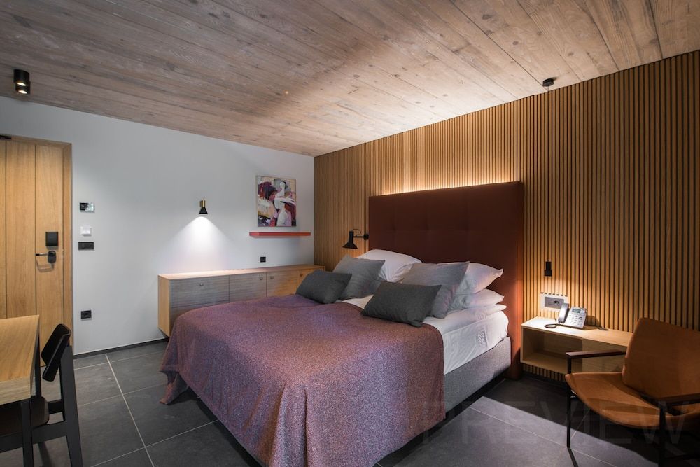 Superior Double Room with balcony and sea side view