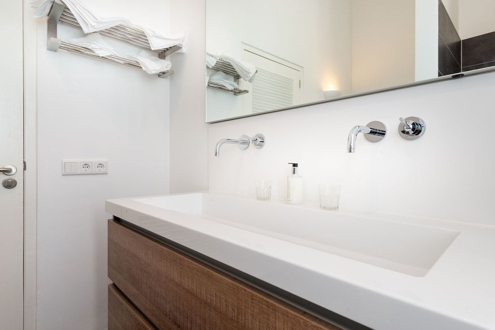 Scuba Lodge & Ocean Suites Two Bedroom Apartment Ocean View 4