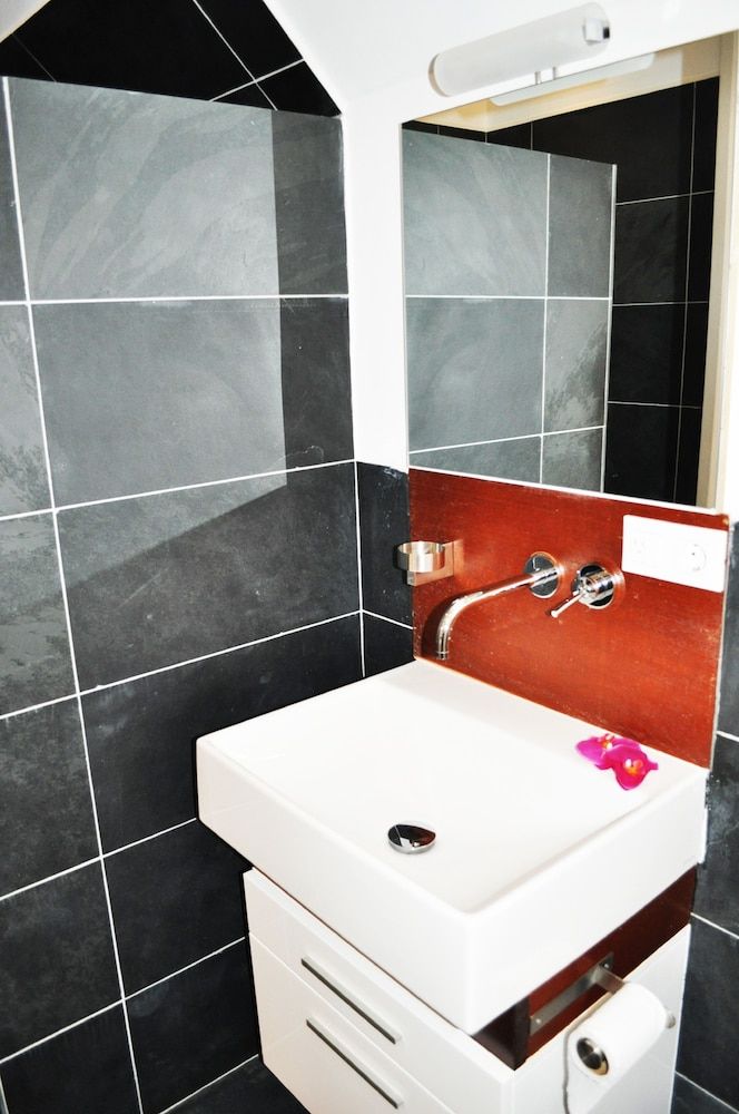 Scuba Lodge & Ocean Suites One Bedroom Apartment 2