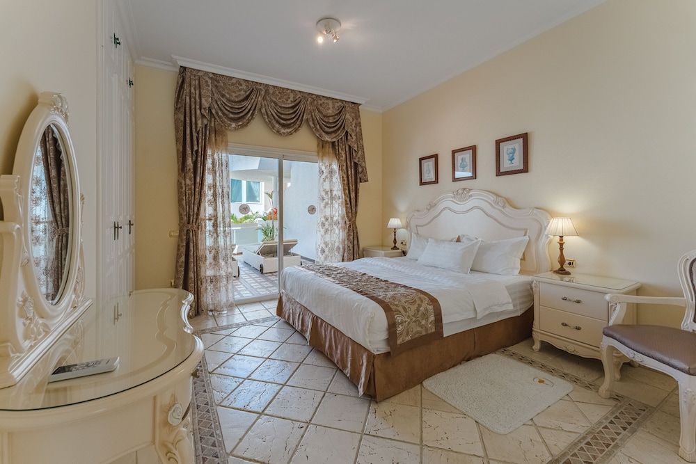 Flamingo Suites Boutique Hotel Standard Suite, 1 Bedroom 2