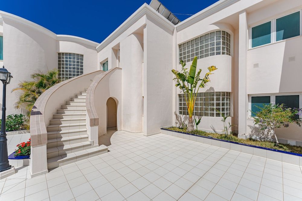 undefined Flamingo Suites Boutique Hotel 9