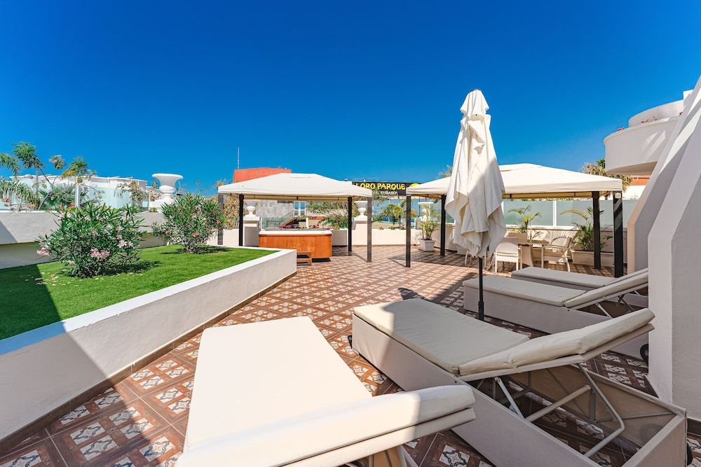 undefined Flamingo Suites Boutique Hotel 4