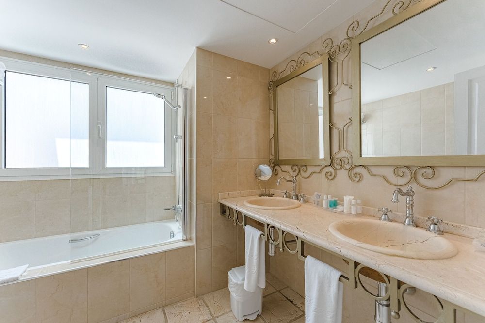 Flamingo Suites Boutique Hotel Standard Suite, 2 Bedrooms 8