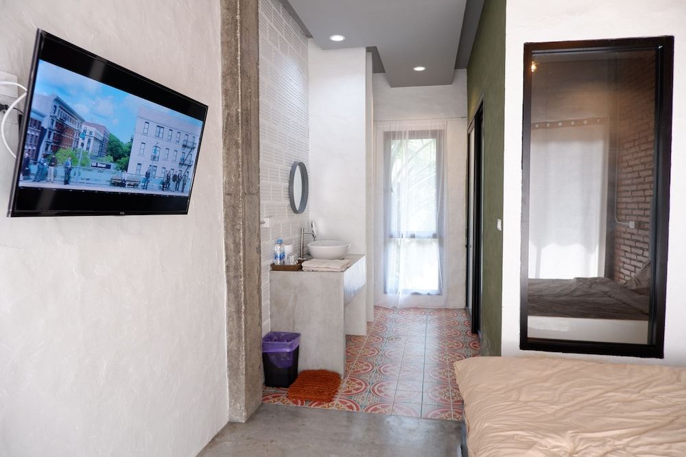 Black Elephant Boutique Standard Double Room 4