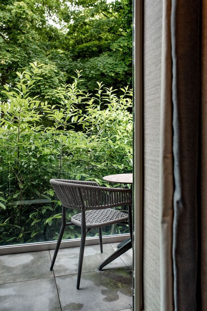 Stables Ashbourne Junior Suite, Hot Tub 3