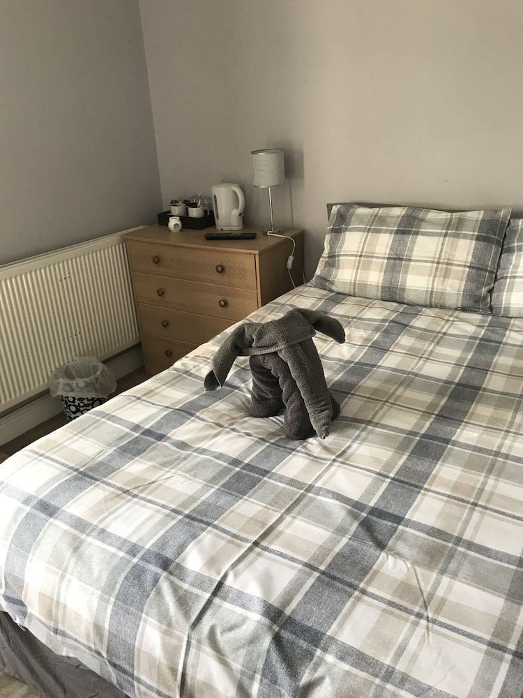 Black Bull Inn Double Room, Shared Bathroom 2