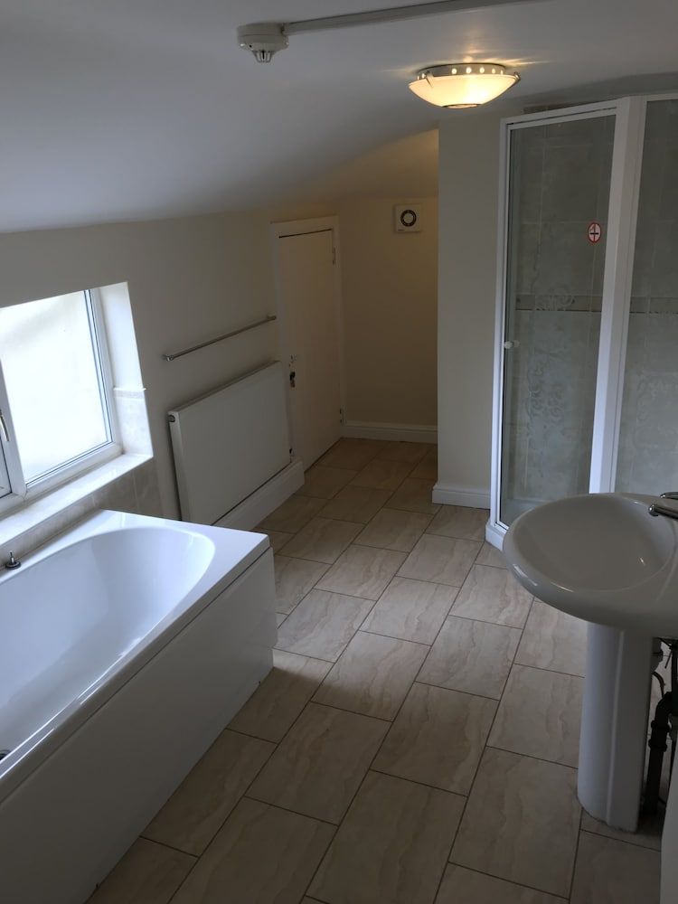 Black Bull Inn Double Room, Shared Bathroom 4