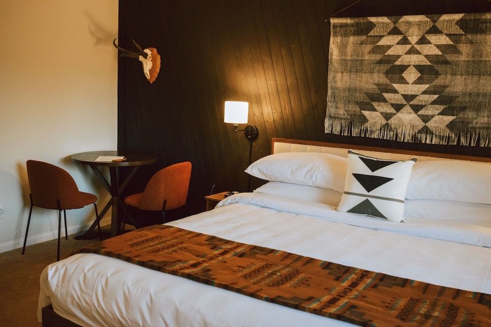 Juniper Mountain House Evergreen Deluxe King (Adults Only) 2