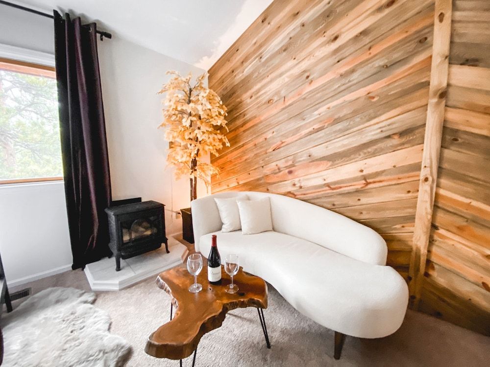 Juniper Mountain House Aspen Room (Adults Only) 3