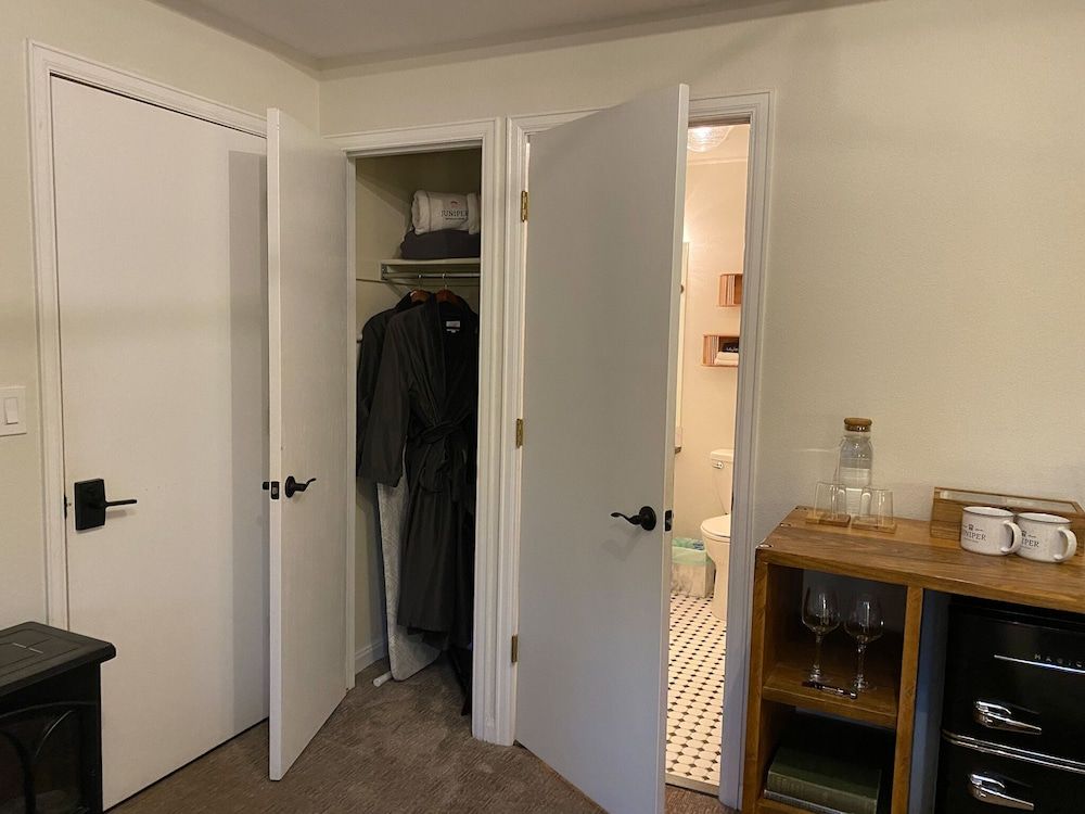 Juniper Mountain House Evergreen Deluxe King (Adults Only) 14