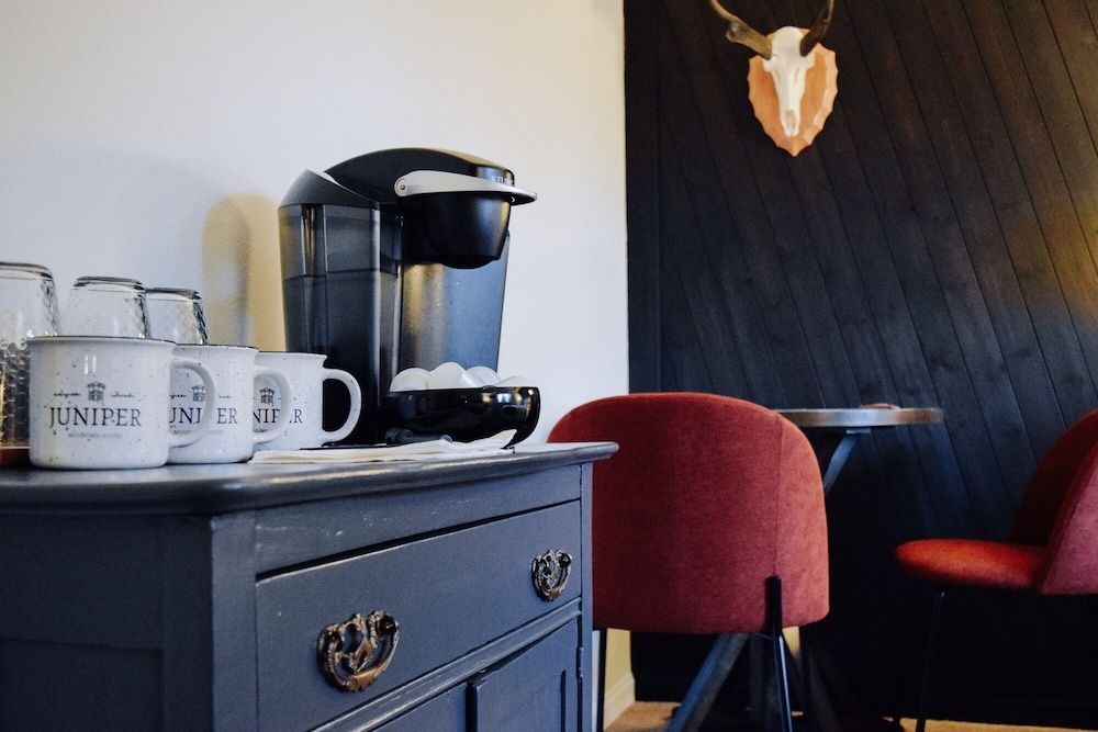 Juniper Mountain House Evergreen Deluxe King (Adults Only) 4