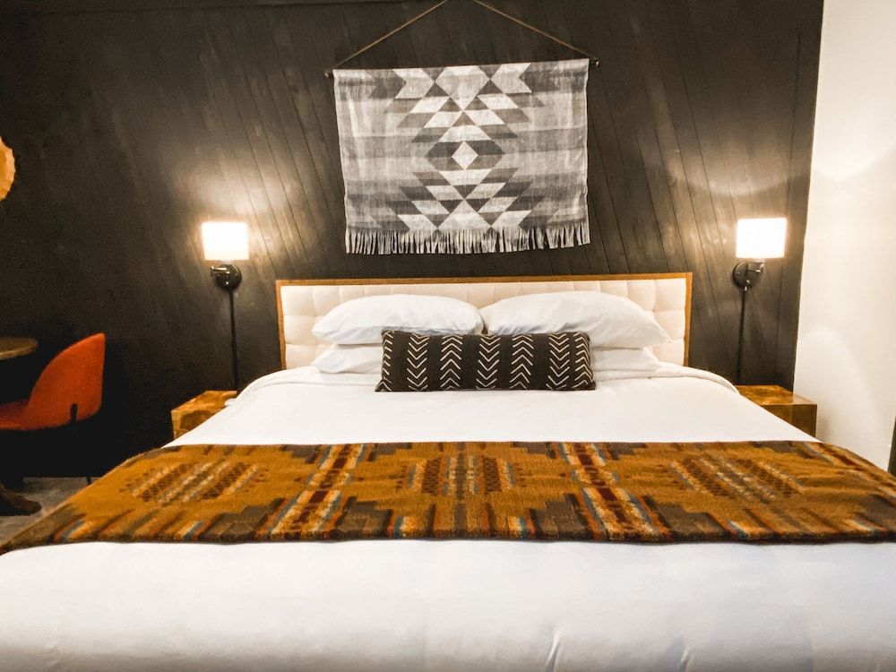 Juniper Mountain House Evergreen Deluxe King (Adults Only) 18