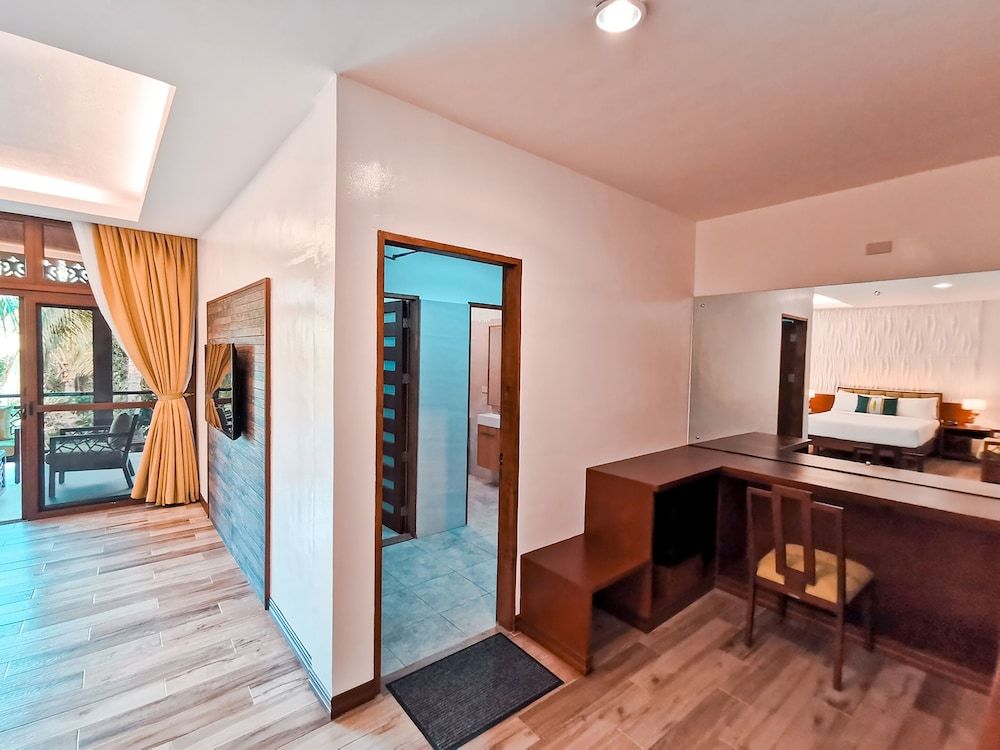 Loboc River Resort Premier Room, Hill View 4