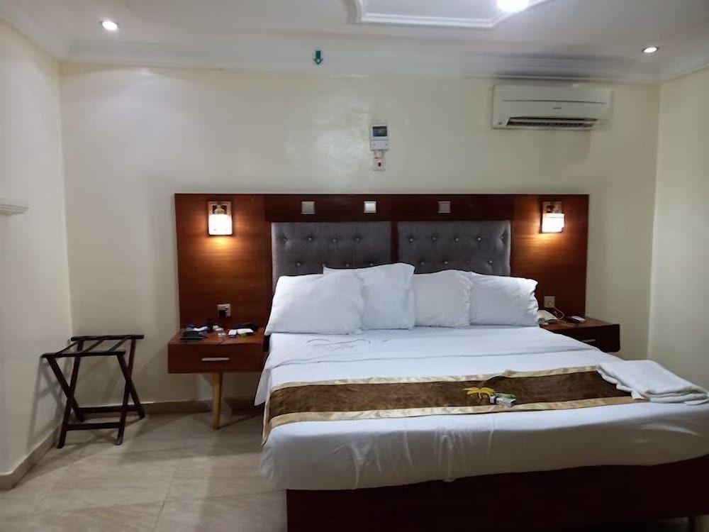 77 Palms Hotel Deluxe Room, Balcony, City View 10